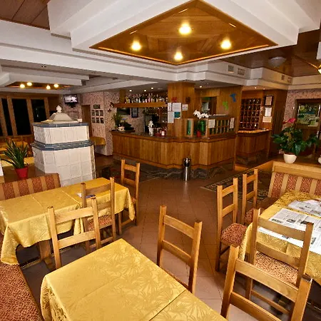 Sciatori Hotel Passo del Tonale